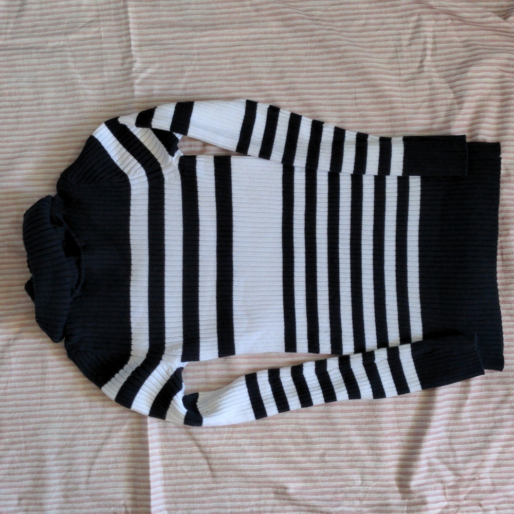 Sweater Small